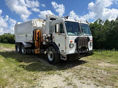 2019 Peterbilt 520 ASL garbage truck with Labrie