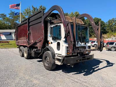 2004 MACK MR688S FRONT LOAD TRASH TRUCK