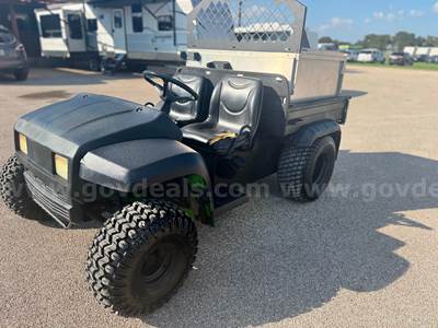 2002 John Deere Gator Utility Vehicle – Custom Service Bed – Gas – 2-Passenger