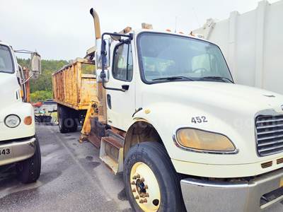 2009 Freightliner M2 106 Grapple Truck