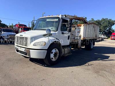 2014 Freightliner M2 106 S/A Grapple Truck