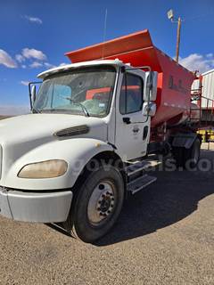 2009 Freightliner M2 106 w/ Durapatcher