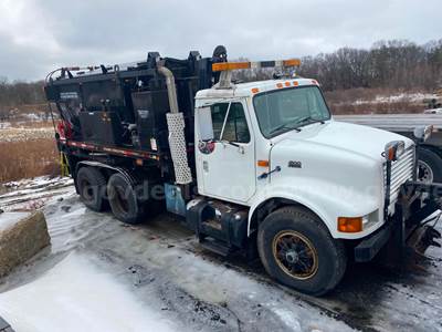 1999 INDUSTRIAL Hot Oil / Asphalt Distributor Truck