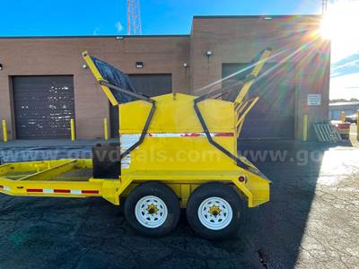 2014 KM International KM8000TEDD Hot Oil / Asphalt Distributor Truck