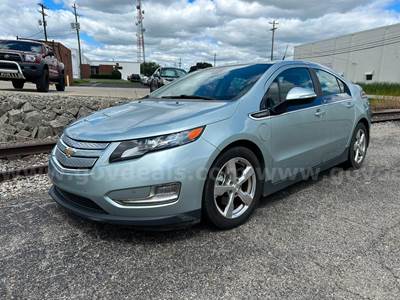 2013 Chevrolet Volt Plug-In Hybrid – 113K Miles – Gas Saver – 40 MPG