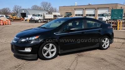 2014Chevrolet Volt PLUG-IN HYBRID. 32K miles