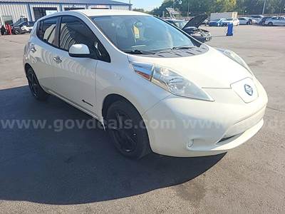 2015 Nissan LEAF S FWD 4D Hatchback Electric
