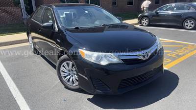 2013 Toyota Camry Hybrid LE 70K Miles