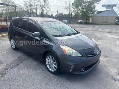 2014 Toyota Prius v 2 Hybrid