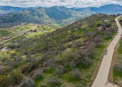 4.6 Acres of Scenic Land in Squaw Valley, California