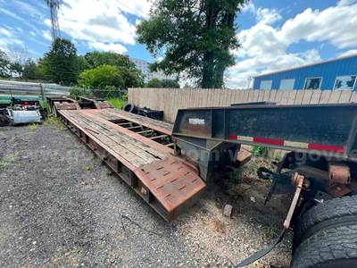 2005 Witzco Challenger  RG-50 Tri/A Lowboy Trailer