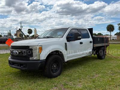 2017 Ford F-250 SD 4x4 Crew Cab Utility Truck