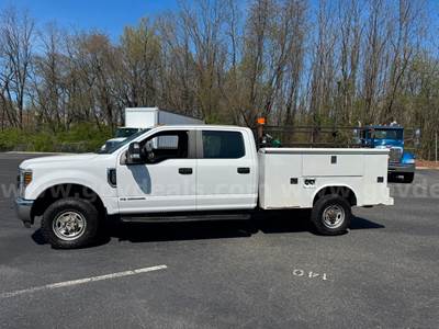 2019 FORD F350 CREW CAB, 4X4, 6.7 DIESEL SERVICE BODY