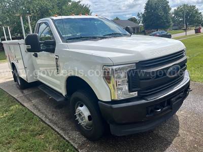2018 Ford F-350 SD XL DRW 4WD Service Truck