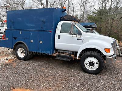 2009 Ford F-750 Service Truck