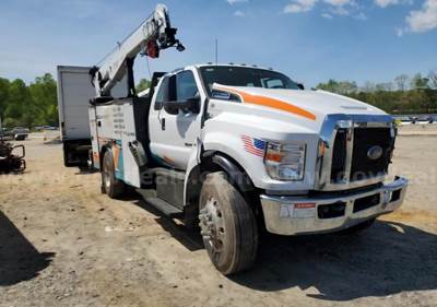 2023 F750 Service Truck (w/ Crane)