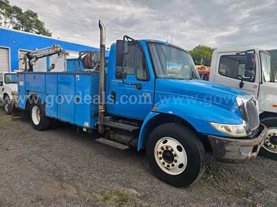 2004 International 4300 Service Truck with Crane