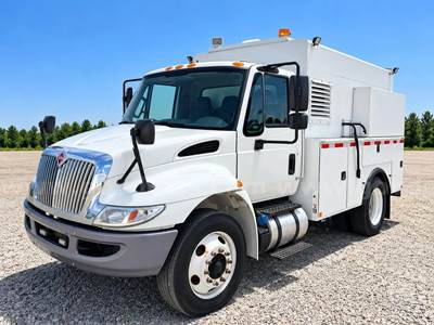 2018 International 4400 Enclosed  Service Utility Truck, Mechanic truck with  Air Compressor