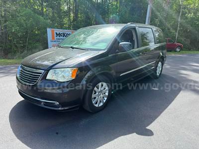 2013 Chrysler Town & Country LWB