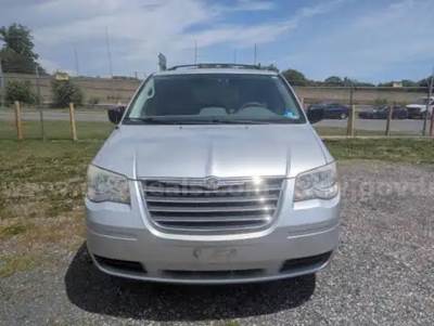 2010 Chrysler Town & Country