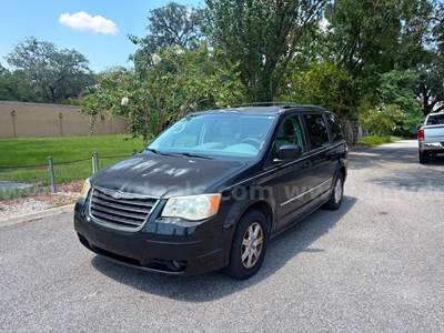 2010 Chrysler Town & Country