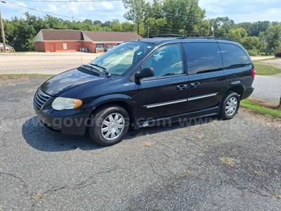 2007 Chrysler Town & Country Handicap Electric Ramp