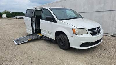 2014 Dodge Grand Caravan Braun-Ability Wheelchair Van (Side-Entry Ramp)
