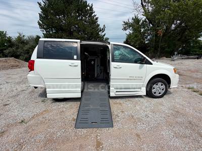 2011 Dodge Grand Caravan Braun Entervan Handicap Wheelchair mini van