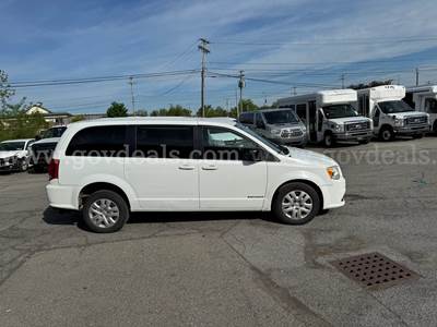 2019 Dodge Grand Caravan SE Wheelchair / Stretcher Van