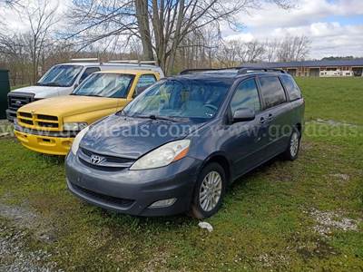 2010 Toyota Sienna XLE FWD No Reserve
