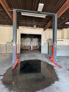 Stratus Two-Post Automotive Vehicle Lifts