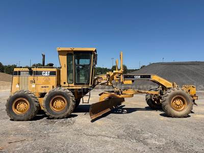 2001 Caterpillar 135H Motor Grader
