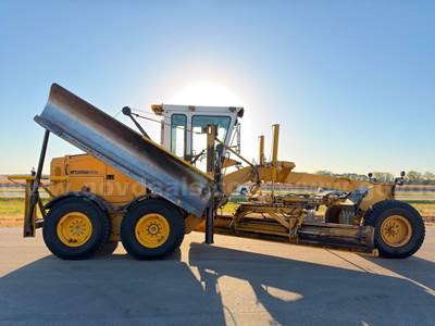 1993 Champion 720A Motor Grader