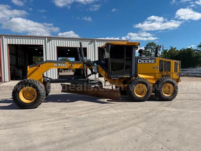 2011 John Deere 670G Motor Grader