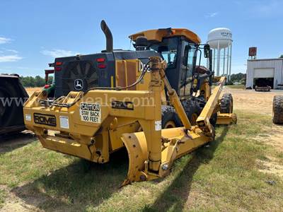 2018 John Deere 670G Motor Grader with Sloper