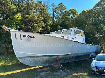 Yacht and Stillman Boats for Auction in Ridge, New York