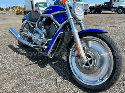 Nice looking Harley Davidson V-Rod, sounds great