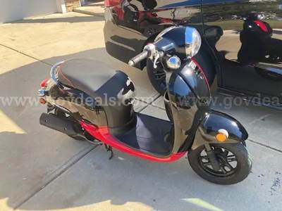 2013 Honda Metropolitan 49CC ideal for city deliveries NO RESERVE
