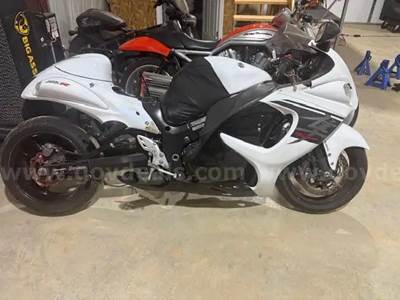 2017 Suzuki GSX1300RA