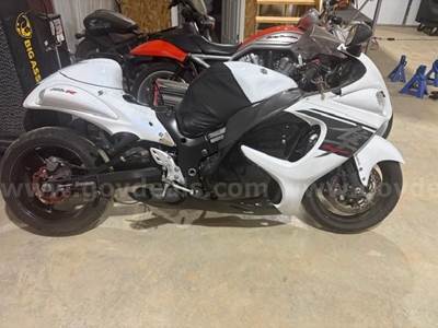 2017 Suzuki GSX1300RA