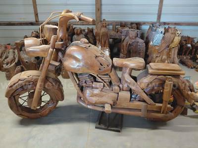 INCREDIBLE FULL SIZE WOOD WOODEN HARLEY DAVIDSON HD MOTORCYCLE BIKE HAND CRAFTED $750 RESERVE - CAN SHIP / LOCAL PICK UP