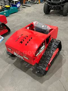 UNUSED 2026 REMOTE CONTROL CRAWLER LAWN MOWER MODEL 800, GAS POWERED, APPROX CUTTING WIDTH 20in
