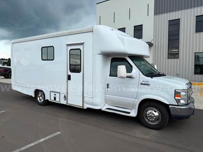 2016 FORD E-450 SD LABOIT SPECIALTY MOBILE VETERINARY CLINIC