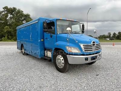 2009 Hino Conventional Cab with Aluminum  Beverage Delivery Body
