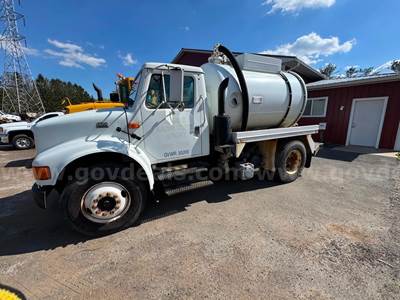 2001 International 4700 Septic Truck 1601 gallon See Video