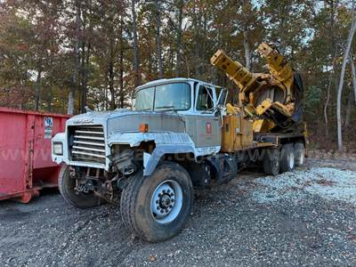 2001 Mack RD600K Vermeer Tree Spade Truck
