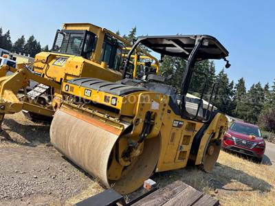 2012 Caterpillar CB54B Padfoot Roller Compactor