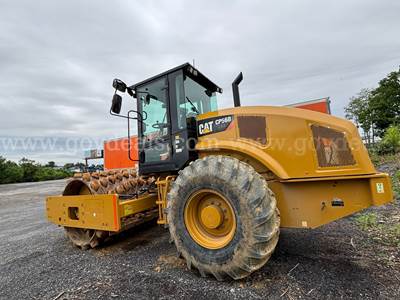 2017 Caterpillar CP56B Padfoot Roller