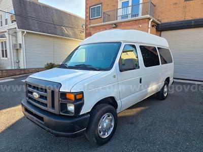 2014 Ford Econoline Passenger Van