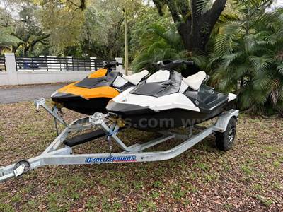 2 X SEADOO SPARK 2014 JETSKI / DOUBLE LIKE NEW TRAILER INLCUDED